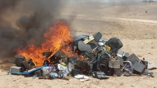 Bị bắt vì tụ tập hát hò