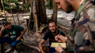 Con đường hợp pháp hóa vàng lậu