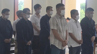 Nhận hối lộ gần 1 tỷ đồng, giám đốc trung tâm đăng kiểm lãnh 11 năm tù