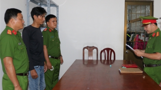 Bắt tạm giam "đại ca xã đảo" về hành vi cưỡng đoạt tài sản