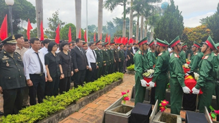 Truy điệu, an táng Liệt sĩ quân tình nguyện và chuyên gia Việt Nam tại Campuchia và Lào