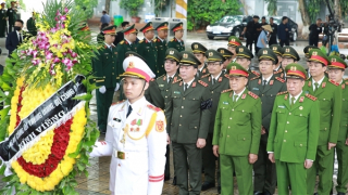 Đảng ủy Công an Trung ương, lãnh đạo Bộ Công an viếng nguyên Chủ tịch nước Trần Đức Lương