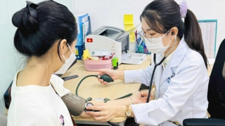 Bác sĩ tiêm chủng Long Châu kịp thời cứu sống người dân bị đột quỵ