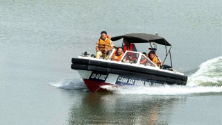 CSGT Đà Nẵng nâng cao kỹ năng điều khiển phương tiện thủy và cứu nạn, cứu hộ trên sông