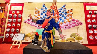 Tuyệt tác từ mặt nạ tuồng