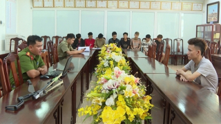 Làm rõ nhóm thanh, thiếu niên mang hung khí náo loạn đường phố