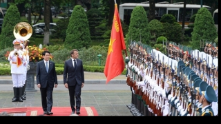 Lễ đón Tổng thống Pháp Emmanuel Macron thăm cấp nhà nước tới Việt Nam