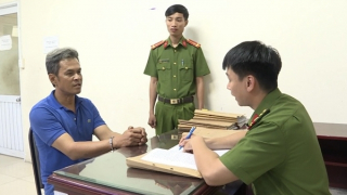 Bắt giữ khẩn cấp 2 đối tượng chống người thi hành công vụ