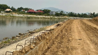Dân thấp thỏm vì dự án bờ kè sông Yên hơn 125 tỷ đồng thi công ì ạch