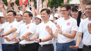 Kêu gọi giới trẻ nói không với thuốc lá điện tử, thuốc lá nung nóng