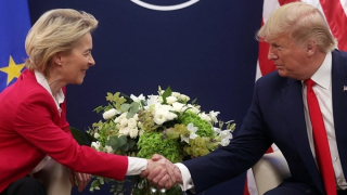 Đôi bờ Đại Tây Dương tạm yên trước “sóng lớn”