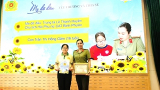 “Mẹ đỡ đầu” chắp cánh ước mơ