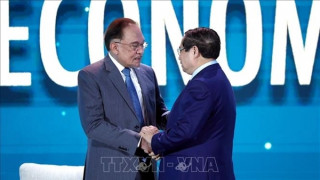 Thủ tướng Phạm Minh Chính và Thủ tướng Malaysia dự thảo luận về trí tuệ nhân tạo