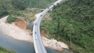 Mở rộng cao tốc Bắc - Nam phía Đông đoạn La Sơn - Hòa Liên lên 4 làn xe