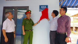 Công an Ninh Thuận bàn giao nhà tại xã Ma Nới, huyện Ninh Sơn
