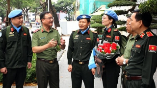 Bài 1: Ai có thể tham gia gìn giữ hòa bình?