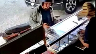 Đối tượng sử dụng vé số giả lừa hàng loạt đại lý vé số