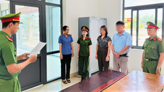 Khởi tố nguyên Chủ tịch và Kế toán xã chiếm đoạt tiền bảo vệ rừng