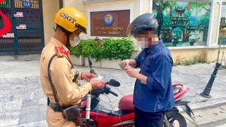 Hà Nội: Phạt hơn 100 triệu đồng lỗi đi ngược chiều của nhiều xe máy