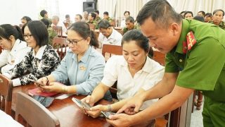 Tích cực tuyên truyền, hướng dẫn ngư dân góp ý sửa đổi Hiến pháp