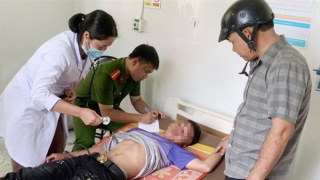 Nhảy cầu rồi tự bơi vào bờ, cả trăm người vất vả lặn tìm