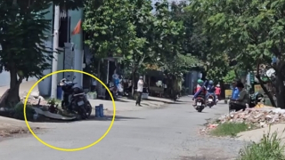 Người đàn ông loạng choạng tay lái ngã xuống đường tử vong