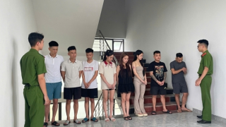 Thu giữ hơn 500 chiếc điện thoại tại chỗ ở của đối tượng nghiện ma tuý