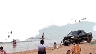 Xác minh, xử lý lái xe bán tải chạy ngông nghênh trên bãi biển Tuy Hòa và Quy Nhơn