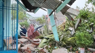 Sập tường rào khiến 3 người thương vong