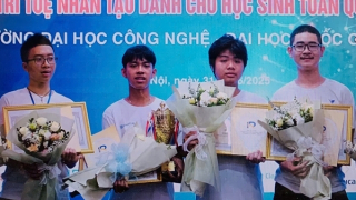 Nam sinh Đà Nẵng vô địch Olympic Trí tuệ nhân tạo toàn quốc lần thứ nhất