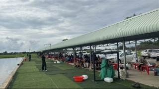 Phá sòng bạc “núp bóng” câu cá giải trí, tóm gần 100 đối tượng