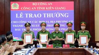 Công an tỉnh Kiên Giang: Khen thưởng các đơn vị có thành tích xuất sắc