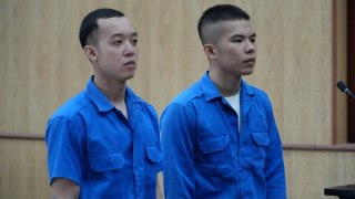 Chém người, hai thanh niên lãnh 32 năm tù