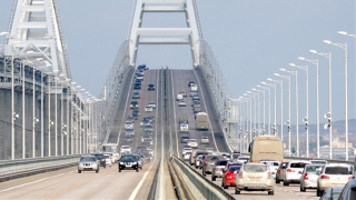 Cầu Crimea hoạt động bình thường sau đòn tập kích của Ukraine