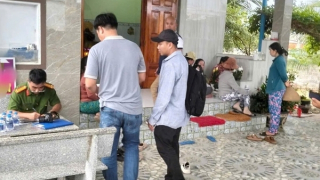 Bắt giam kẻ bạo hành con gái của vợ hờ tử vong