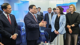 Thủ tướng thăm trung tâm chính phủ số hàng đầu thế giới tại Estonia