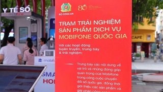 Nô nức trải nghiệm gian hàng công nghệ số của MobiFone tại sự kiện “Vinh quang Công an nhân dân Việt Nam”