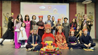 Nghệ sĩ Xuân Bách - ngọn lửa trẻ giữ hồn then – tính