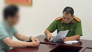 Làm rõ người đàn ông "thoát y" đuổi theo cô gái trong đêm ở Hà Nội