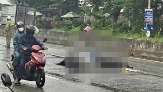 Trượt ngã trong mưa, 2 người phụ nữ bị xe đầu kéo cán tử vong