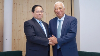 Thủ tướng Phạm Minh Chính gặp các lãnh đạo Liên minh châu Âu