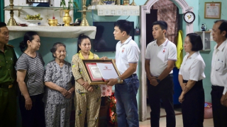 Tri ân Đại uý Nguyễn Hoàng Minh dũng cảm cứu 3 cháu nhỏ đuối nước