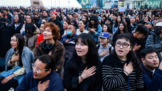 Mông Cổ: Khủng hoảng chính trị từ những chiếc xe sang và túi xách đắt tiền