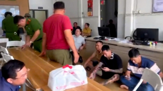 Bắt quả tang nhóm đối tượng làm sổ đỏ giả bán 2 lô đất lấy 8 tỷ đồng