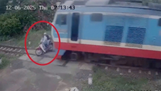 Vụ hai người tử nạn đường sắt ở Phú Yên: Người chạy xe máy cố tình vượt qua chắn cảnh báo