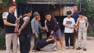 Nhóm đối tượng người nước ngoài dùng bình xịt hơi cay cướp ô tô trên cao tốc