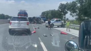 Xe đầu kéo đâm liên hoàn khiến 2 người tử vong trên cao tốc