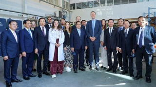 Thủ tướng Phạm Minh Chính làm việc với Phòng thí nghiệm hạt nhân của Viện Nghiên cứu Hoàng gia Thụy Điển