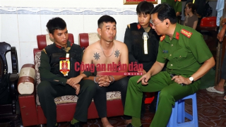 Bắt 8 đối tượng trong đường dây ma túy ở Sóc Trăng