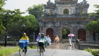 Miền Trung vẫn mưa tầm tã